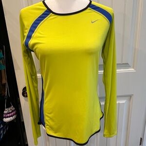 Nike Dri Fit Long Sleeve Mesh Size Medium